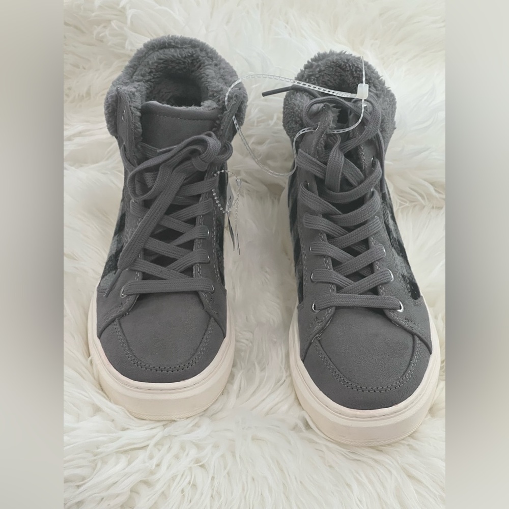 Marc Fisher Fellow Gray/Black Sneakers Ankle boots Women 6 1/2 New without tag